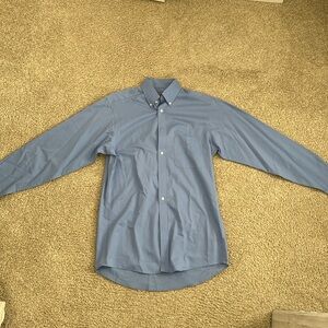 Izod dress shirt great for work or events.